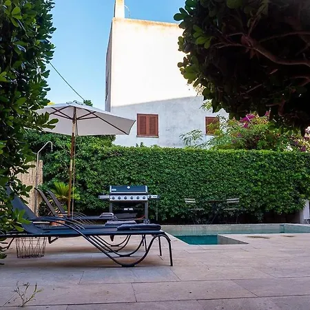 Marbella: 6 W/ Pool & 70m To The Villa *