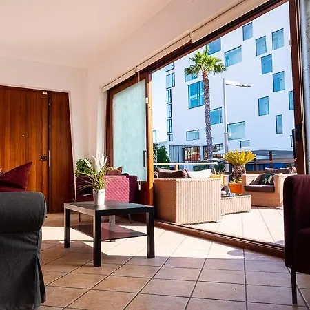 Marbella: 6 W/ Pool & 70m To The Palma de Mallorca